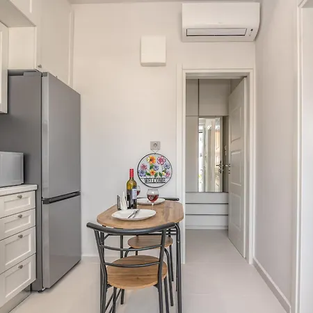 Apartment Dreams 4 *